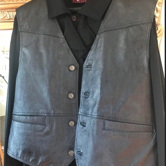 Vintage Pelle Sport Goth Cosplay Leather with Skull Patch Vest - Picture 8 of 9